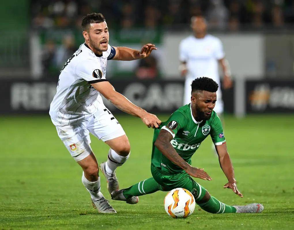 持着对国际 持着对国际